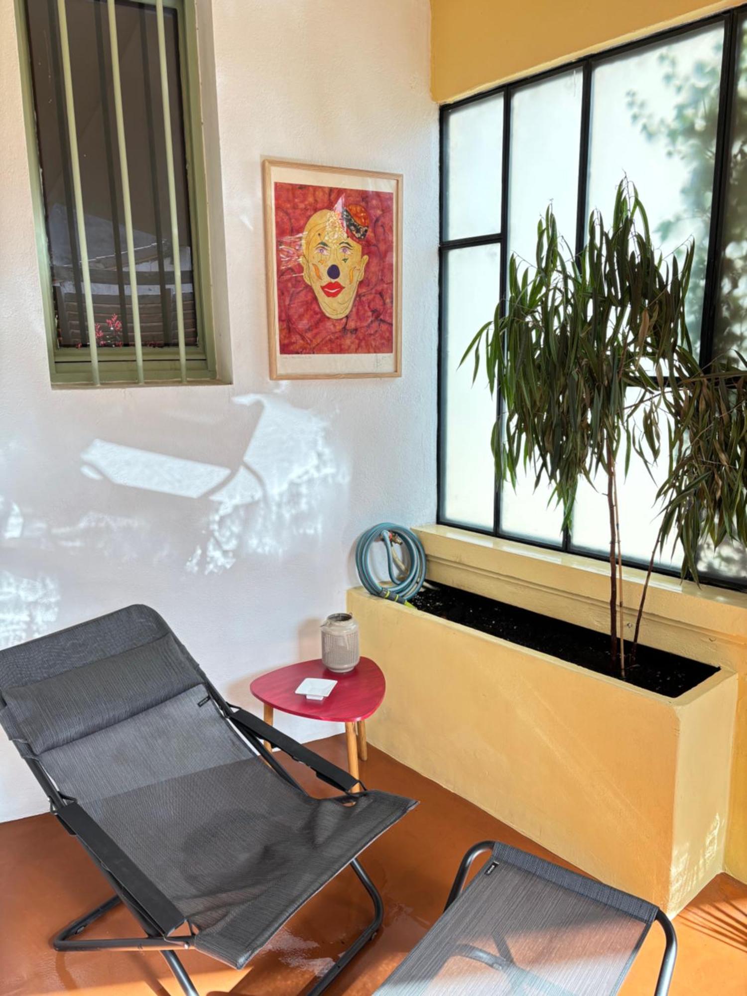 Signature Art Deco