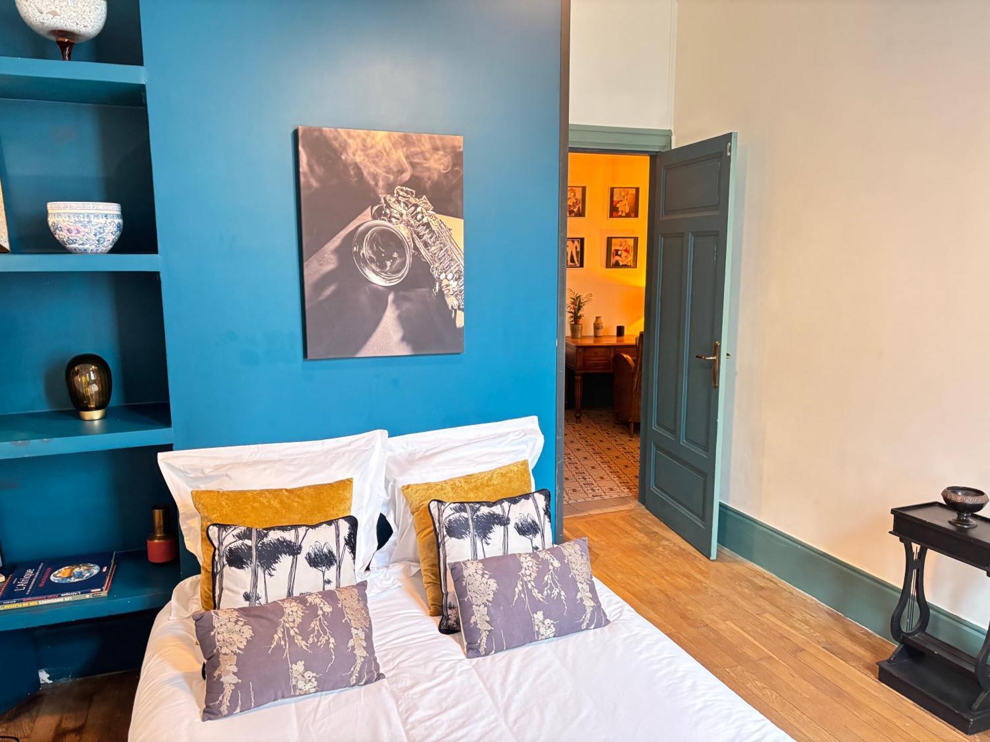 Signature Art Deco Apartment *